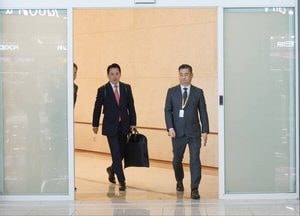 민주 “빈손 외교 사과해야”…장동혁 “안보 위기” 주장하며 반격