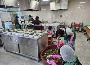 고양시 식사동 새마을부녀회, 직접 담근 열무김치로 이웃사랑 실천