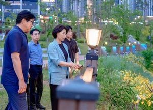 오산시, 원1저수지 경관조명 설치 완료… 야간 명소 조성 기대