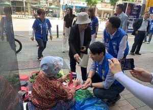 이인규 민주당 동두천시장 후보, 한준호 최고위원과 거리 유세… “D-1일 지지층 결집“