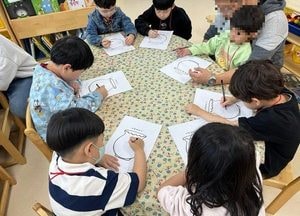 경기도교육청 영유아 정서 심리 지원 사업 마음톡톡 일환으로 3세~5세 유아 대상 미술심리치료 프로그램 운영