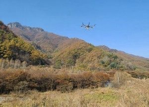 포천시, 양돈농가 ASF 차단 위해 멧돼지 기피제 드론 살포