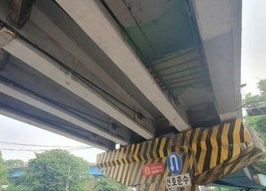 최대호 안양시장, 금정고가교 낙하 사고 현장 긴급 점검 “안전 점검 철저…출퇴근길 시민 불편 최소화 당부”