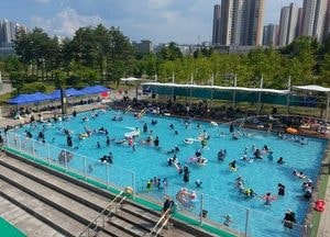 개장 첫 주말 8,500명 찾은 하남시 어린이 물놀이장