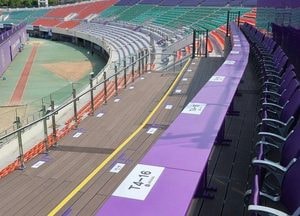 안양종합운동장 돗자리 펴고 축구 즐긴다