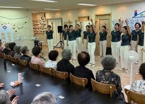 안양시 만안구 여성합창단의 ‘찾아가는 행복 음악회’