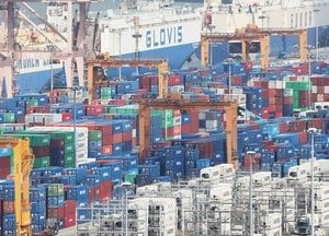 [속보] 8월 수출 982억 5000만 달러, 3개월 연속 900억대… 반도체 ‘역대 최대