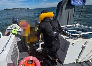 '구명조끼' 착용이 이렇게 중요…평택해경 침몰 모터보트서 6명 전원 구조