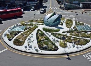 안양역 회전교차로 사계절 꽃 피는 ‘도심 속 정원’ 으로 조성