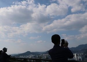 [오늘날씨] 추석 연휴 마지막날 전국 곳곳 비소식…큰 일교차