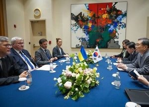 주우크라이나 한국 대사 귀국···'北포로 공개' 갈등 지속