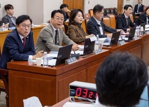 가보면 될껄?, 서영교 "윤석열 감옥서 20억"…김민전 "부러우면 가보세요"