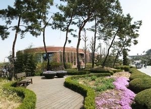 직원 노동 분쟁에 '교비' 사용 한신대 총장, 횡령 혐의 송치