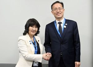 한일 재무장관, 100억달러 규모 통화스와프 3년 연장 합의