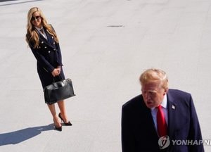 허위경력·자질 논란에 백악관 대변인 나흘 만에 경질