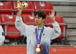 영국 경찰, 축구대표 엄지성에 인종차별 혐의 50대 남성 체포