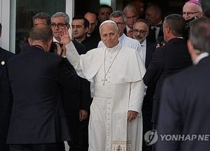 레오 14세 교황, 폐 수술 5일 만에 퇴원…주일 삼종기도 주례한다