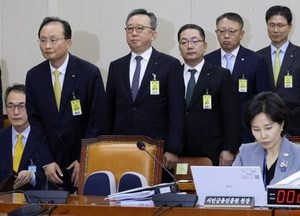 5대 은행장, 4년 만에 국감 증인 출석… AI 보안 강화 약속