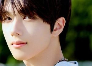 NCT 지성, 준PO 3차전 시구…LG 패하면 잠실구장 마지막 시구자