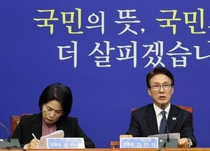 與 '소방 재정 설화' 추미애·부승찬에 경고..."무거운 성찰 촉구"