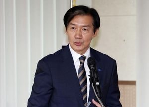 조국 "與 권력투쟁에 사법개혁 적기 놓쳐…이대론 총선 패퇴"