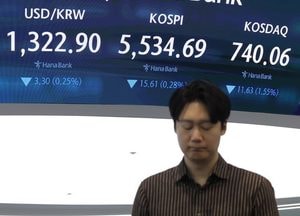 신영증권 "자사주 매입 종료 후…외국인 수급 복귀가 관건"