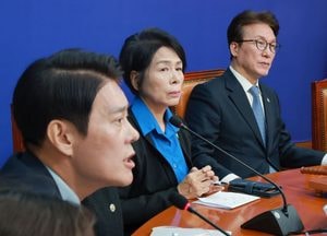 與 "신천지 의혹 조사 결과 추후 비공개 의총서 보고"