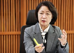 조직개편 반발에 추미애 "도민 의견 검토·필요하면 재입법예고" 지시