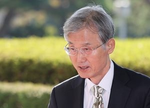 조희대 국정조사...與 "내달 5일 처리" 野 "국민적 저항 나설것"