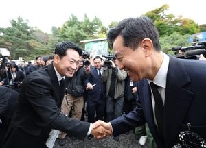 몸값 치솟는 오세훈...'장동혁-이준석-한동훈’ 구애 받아