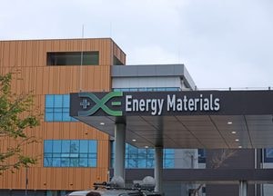 GS 계열 에너지머티리얼즈 희망퇴직 진행…경영난에 휴업 결정