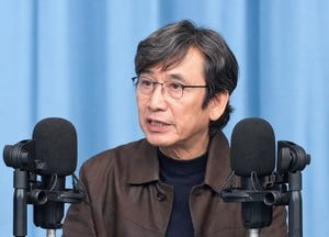 유시민, "李대통령, 임기 못 채울 수도...尹과 똑같이 자기 집 해체"