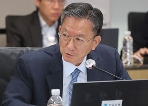 ‘친명좌장’ 정성호 "李, SNS 줄이는 것 좋지 않겠나"