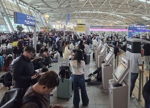 인천공항 항공사 발권시스템 장애…탑승 차질에 혼잡